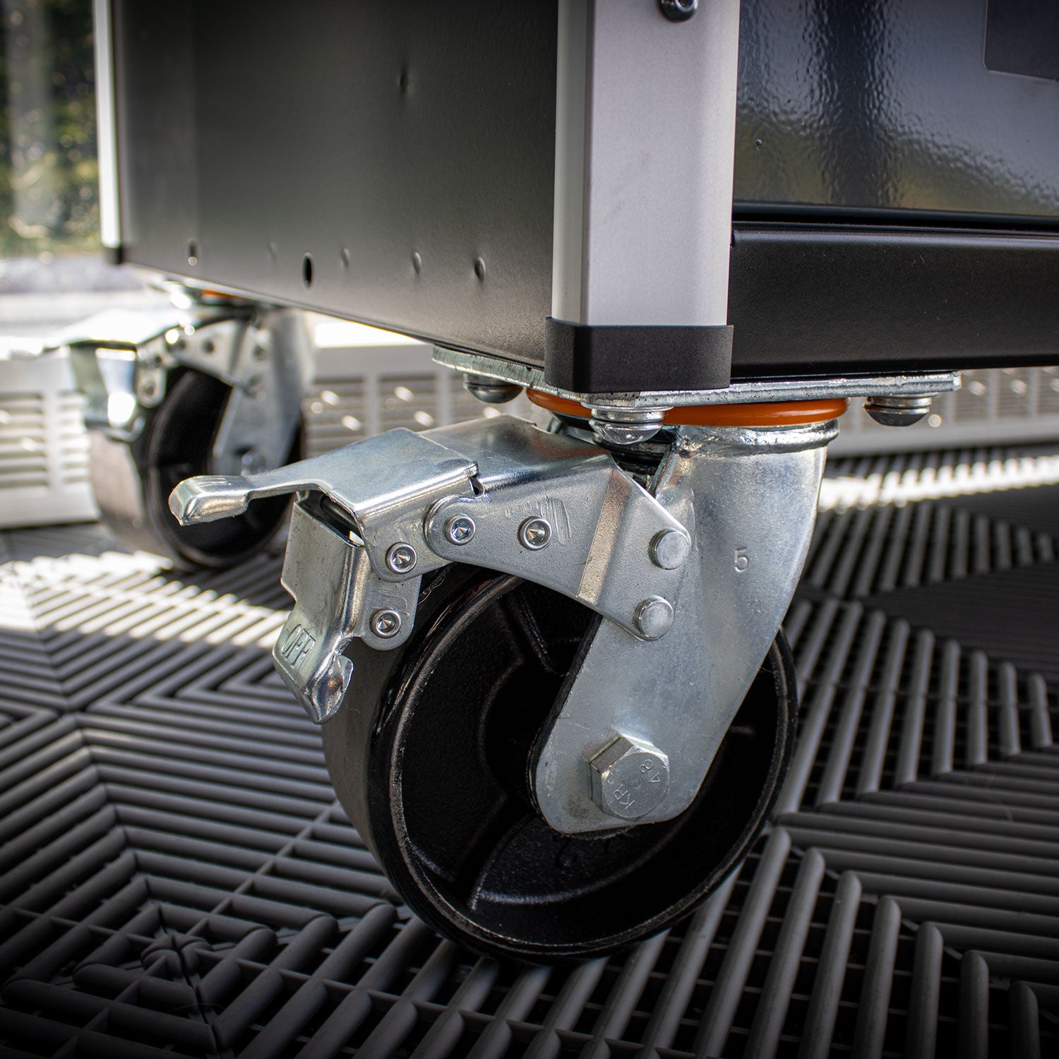 22 Series - Locker - Black Handles - Traditional Casters